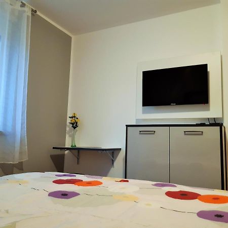 Ferienwohnung Bright & Cozy Pula Exterior foto