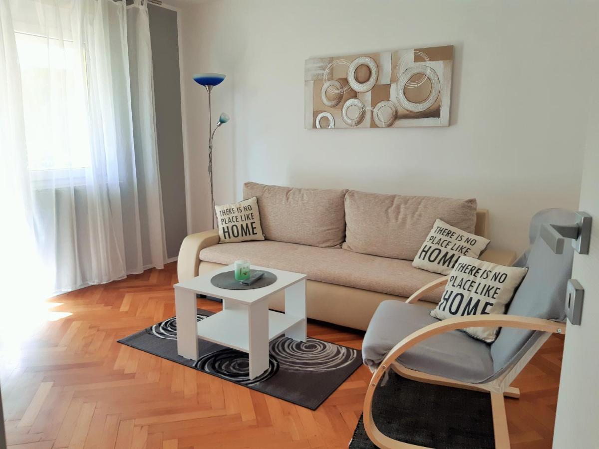 Ferienwohnung Bright & Cozy Pula Exterior foto