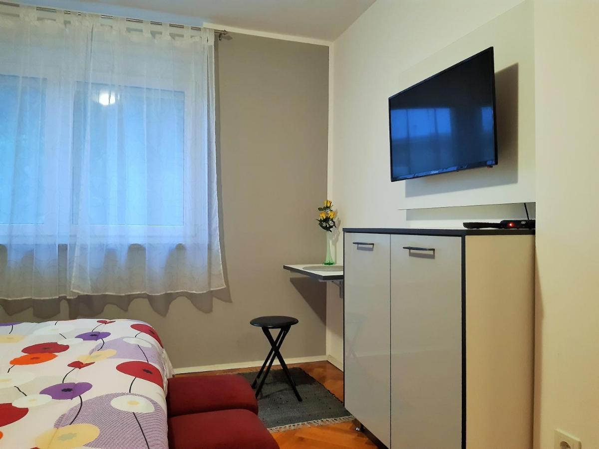 Ferienwohnung Bright & Cozy Pula Exterior foto